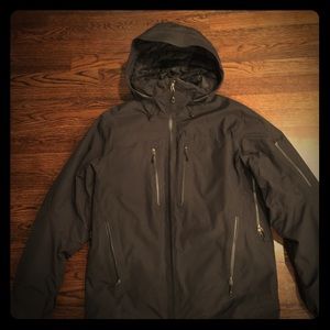 Patagonia Men’s Primo Down Jacket